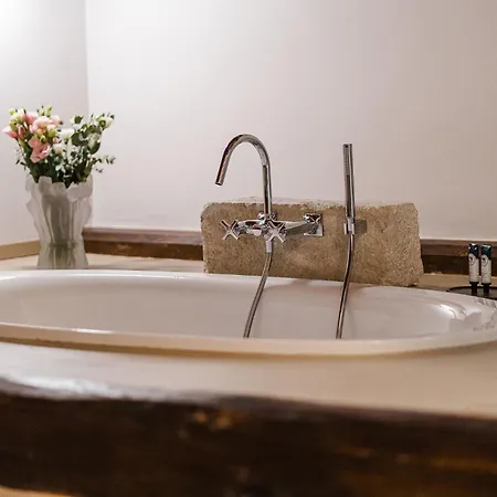 Nocleg ze śniadaniem Costa Di Maggio - Ospitalita